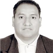 maestro en el área de orientación y computacion